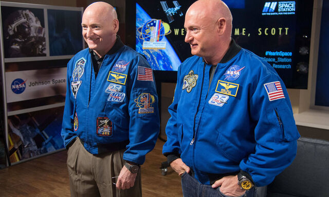 Scott (l.) und Mark Kelly.