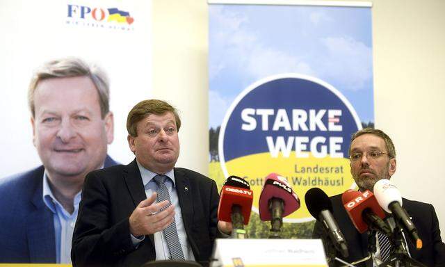Landesrat Gottfried Waldhäusl (FPÖ/l.) und Innenminister Herbert Kickl (FPÖ)