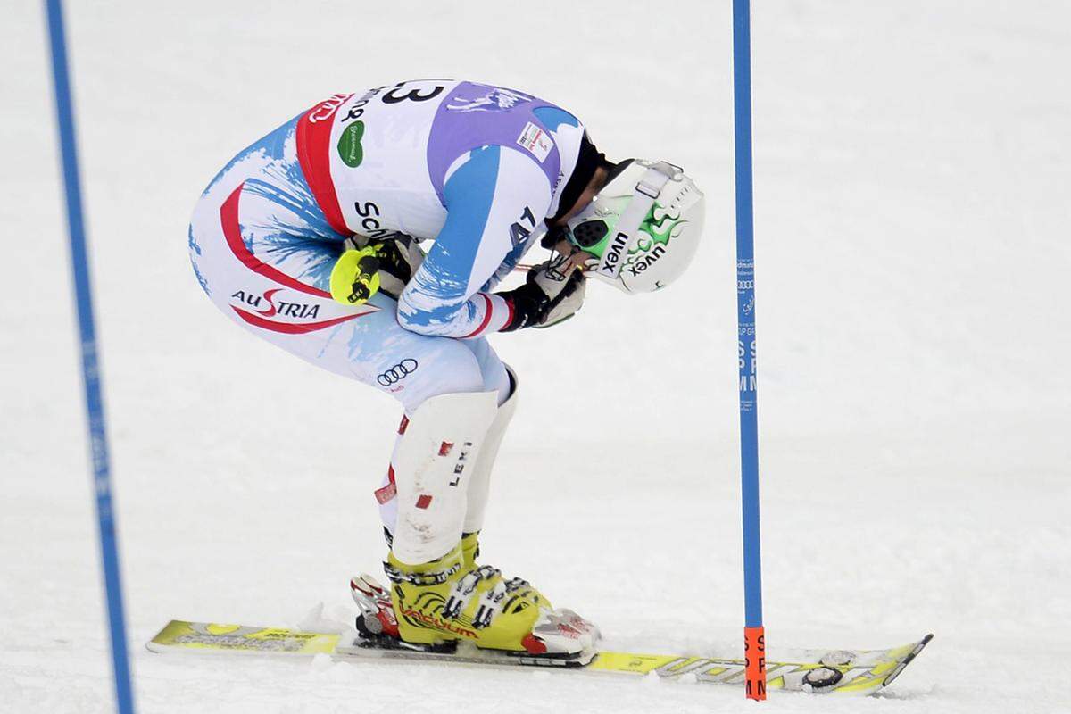 "Ich habe gespürt, dass etwas möglich ist, voll attackiert und dann leider eingefädelt. Das kann passieren, aber es zipft mich voll an. In solchen Momenten ist der Sport beinhart. Ich wollte im zweiten Durchgang abschwingen und den Einser sehen, leider ist es in die Hose gegangen."