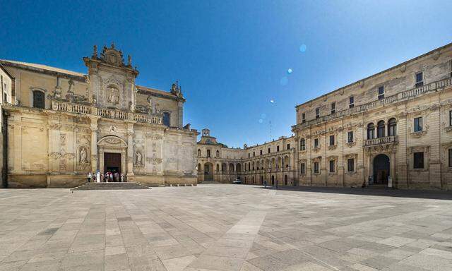 Die Stadt Lecce in Apulien wird Schauplatz einer Dior-Cruise-Show.