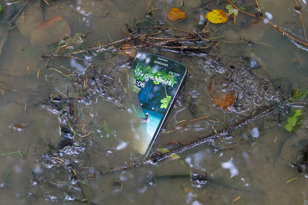 Hoppala 2: Der Schlamm ließ sich nach dem Test einfach unter dem Wasserhahn abwaschen.