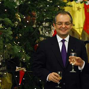 Ministerpräsident Emil Boc (li.) hat nichts zu verschenken.