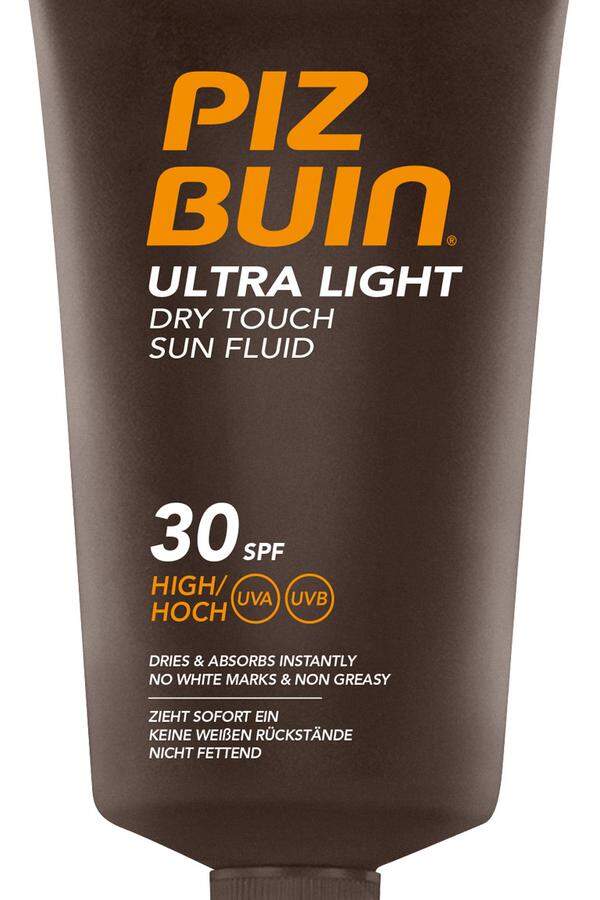 Das neue „Ultra Light Dry Fluid“ von Piz Buin, LSF 30 um 15 Euro.