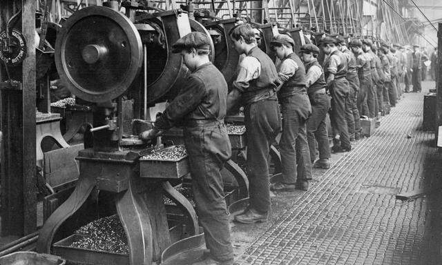Herstellung von Munition im Ersten Weltkrieg