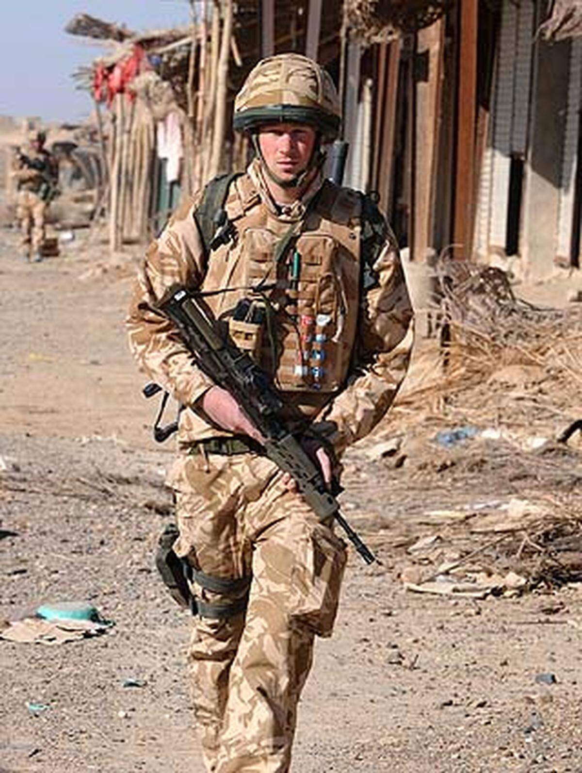 Seit zehn Wochen im geheimen Kampf gegen die Taliban. Nun wird Prinz Harry aus Sicherheitsgründen aus Afghanistan abgezogen.