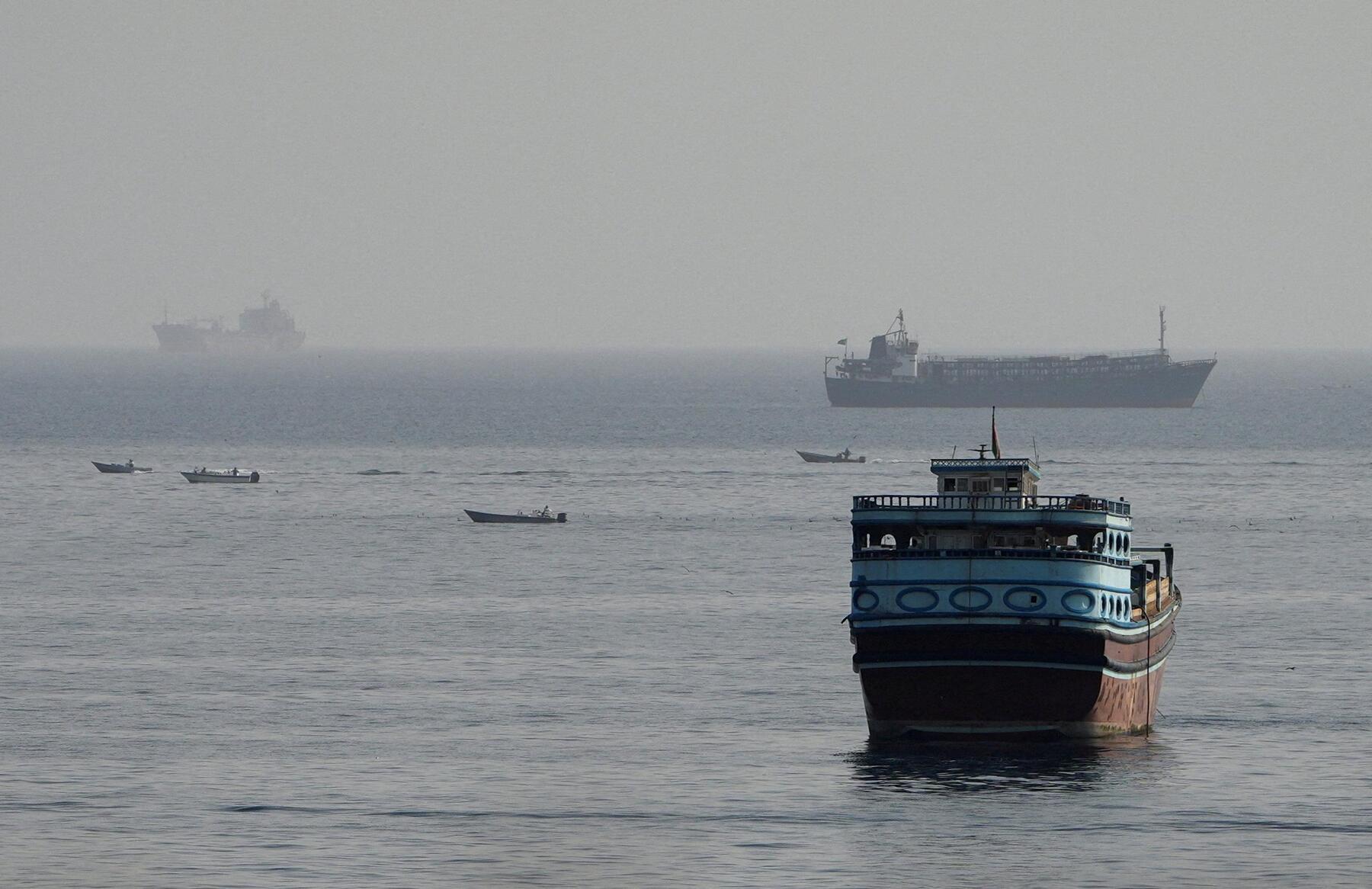 Shipping industry concerned as Iran, Oman near Strait of Hormuz deal