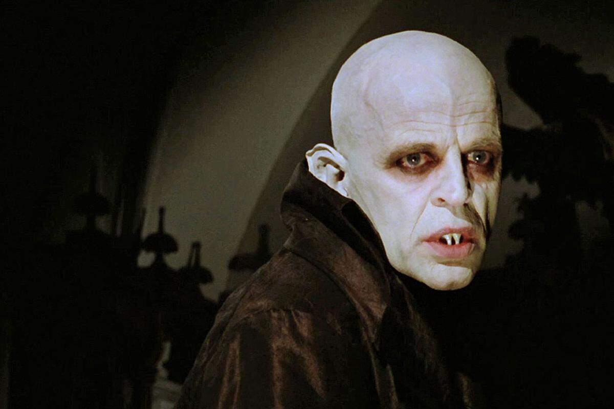 Kinski war es auch, der in Werner Herzogs trister und gelungener Hommage an Murnaus Werk überzeugend die Hauptrolle spielte. In "Nosferatu - Phantom der Nacht" sind zwei andere Stars des europäischen Kinos, Isabelle Adjani und Bruno Ganz, zu sehen.