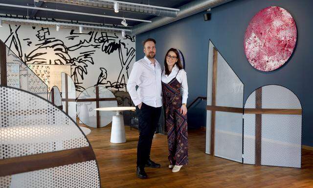 Sören Herzig und seine Verlobte Saskia Leberzipf eröffnen kommende Woche das Restaurant Herzig im 15. Bezirk.