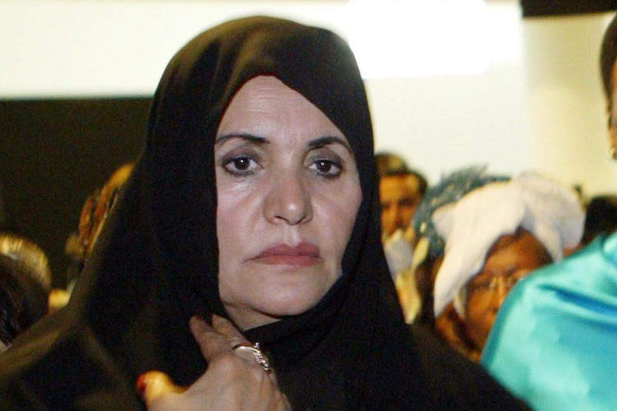 Sie ist die zweite Ehefrau Gaddafis und Mutter von sieben seiner acht leiblichen Kinder. Die einstige Krankenschwester heiratet Muammar al-Gaddafi 1971. Sie gilt als diskret, während der Herrschaft Gaddafis hatte sie großen Einfluss. Gemeinsam mit ihrer Tochter Aisha und den Söhnen Muhammad und Hannibal floh sie Ende August 2011 nach Algerien. Im Oktober 2012 erhielten alle Asyl im Oman, wo sie sich noch immer aufhalten.