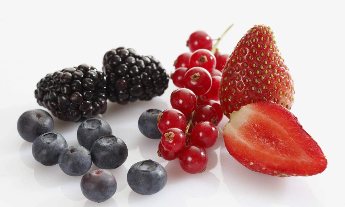 Paradeiser, Erdbeeren und Heidelbeeren stärken mit ihrem Vitamin C auch jene Blutgefäße, die die Haarfollikel versorgen.