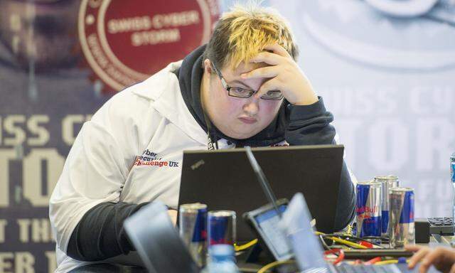 Jamie Hankins, ein britischer Hacker, dopt sich mit Red Bull