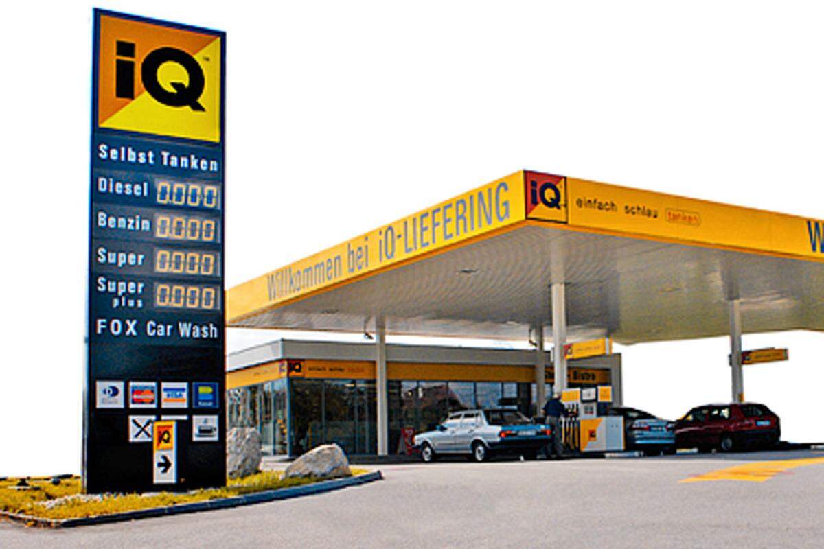 iQ ist die 1996 gegründete Tankstellenmarke des Linzer Mineralöl-Großhandelshauses Julius Stiglechner. Mit derzeit rund 80 iQ Tankstellen ist iQ in acht Bundesländern vertreten.