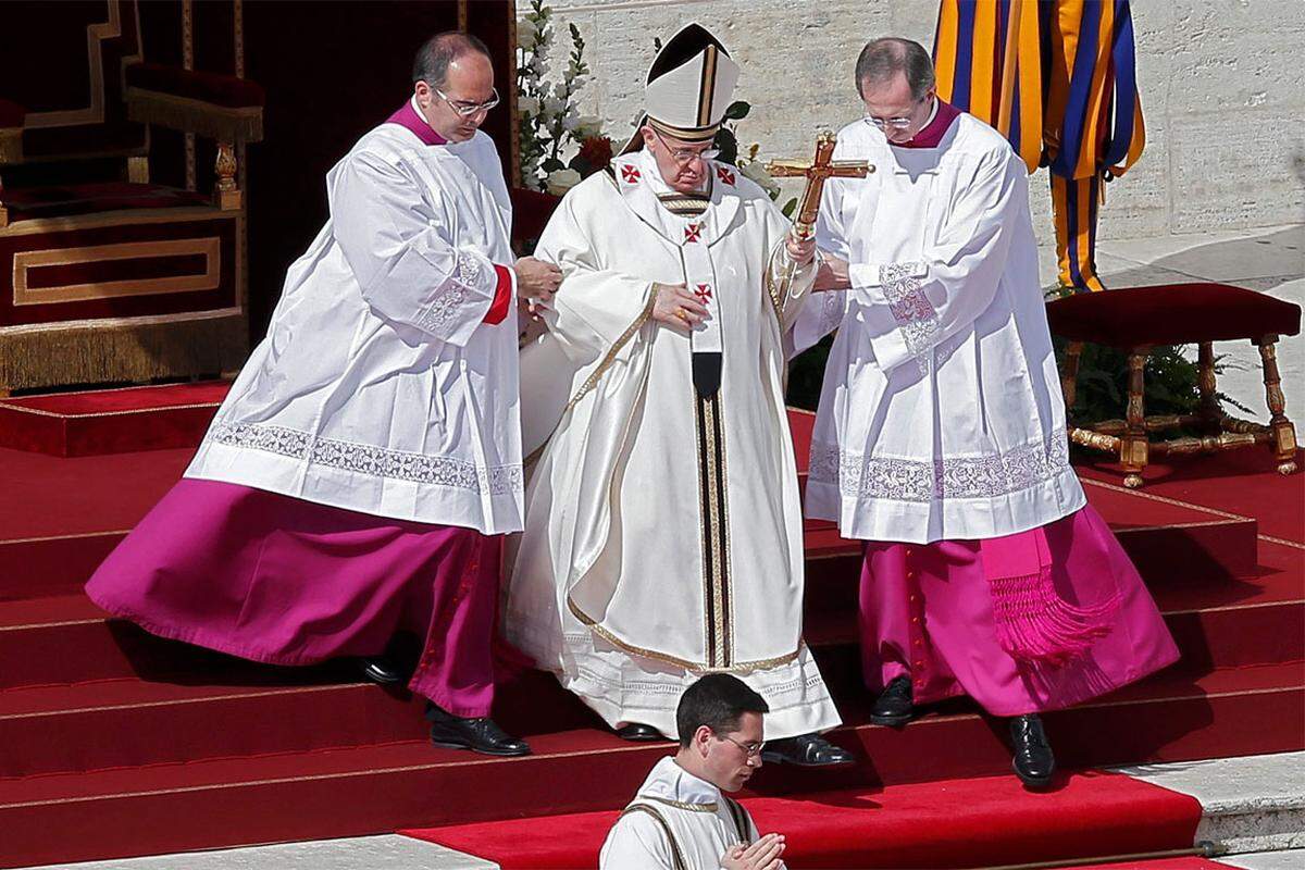 Der Papst hat beim Gottesdienst zu seiner Amtseinführung das Beispiel des Heiligen Josefs hervorgehoben, dem das kirchliche Hochfest am heutigen 19. März gewidmet ist. Der Heilige Josef sei ein Beispiel für einen Menschen, der für seine Familie und für die Schöpfung Verantwortung übernimmt