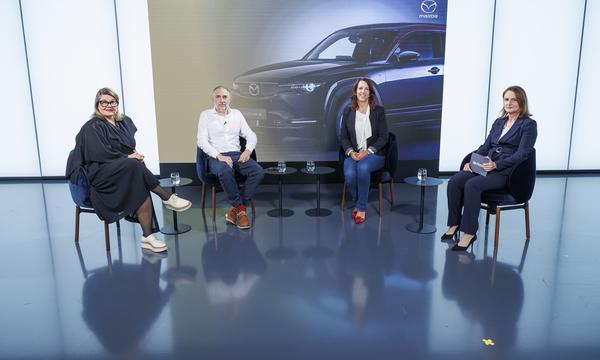 Diskussion im TV-Studio der „Presse“: Lilli Hollein (MAK), Alexander Hofmann (Heimat Wien), Katarina Loksa (Mazda Motor Europe) und Moderatorin Eva Komarek (Styria Media Group).