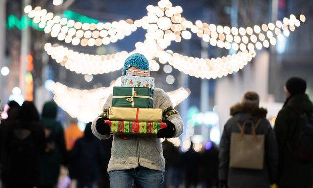 ++ THEMENBILD ++  ERSTER EINKAUFSSAMSTAG IM ADVENT