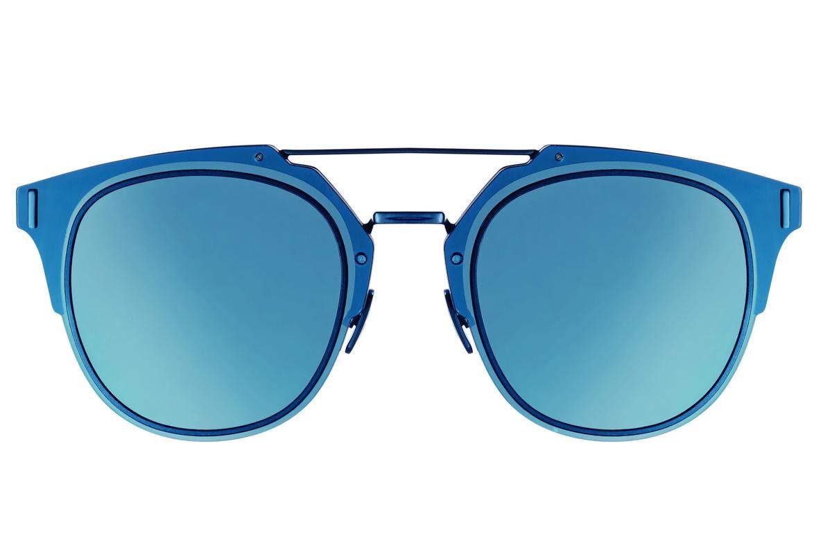 Mit Dior Homme sieht Mann durch die blaue Brille.