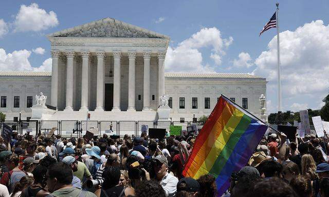 Demonstrierende vor dem US Supreme Court.