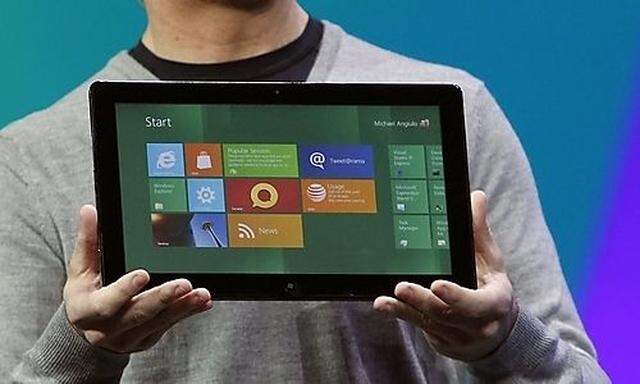 Microsoft Windows President Sinofsky introduces the new tablet running a test version of its touch-en