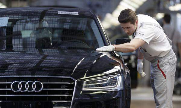 Audi zeigt seine neue Oberklasse und rollt den neuen Audi A8 sowie den A7 auf den Stand. Eventuell gibt es noch einen Ausblick auf den kommenden Audi A6.