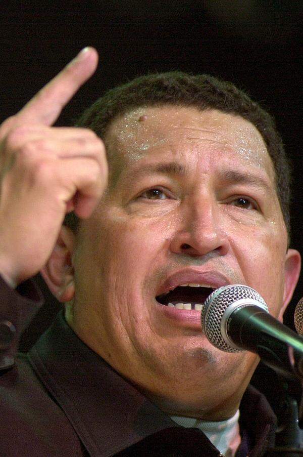 Hugo Chávez war als "verbaler Haudegen" bekannt und gefürchtet. Ob emotional nach seiner Krebserkrankung, polemisch am UN-Sitz in New York oder angriffslustig in seiner stundenlangen One-Man-Show "Aló, Presidente" - der Comandante nahm selten ein Blatt vor den Mund. Ein Auswahl von Zitaten: