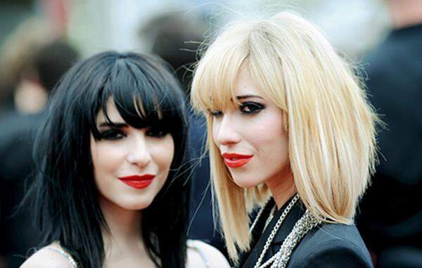 The Veronicas sind ein australisches Sänger- und Songwriter-Duo, bestehend aus den hübschen eineiigen Zwillingen Lisa Marie und Jessica Louise Origliasso.