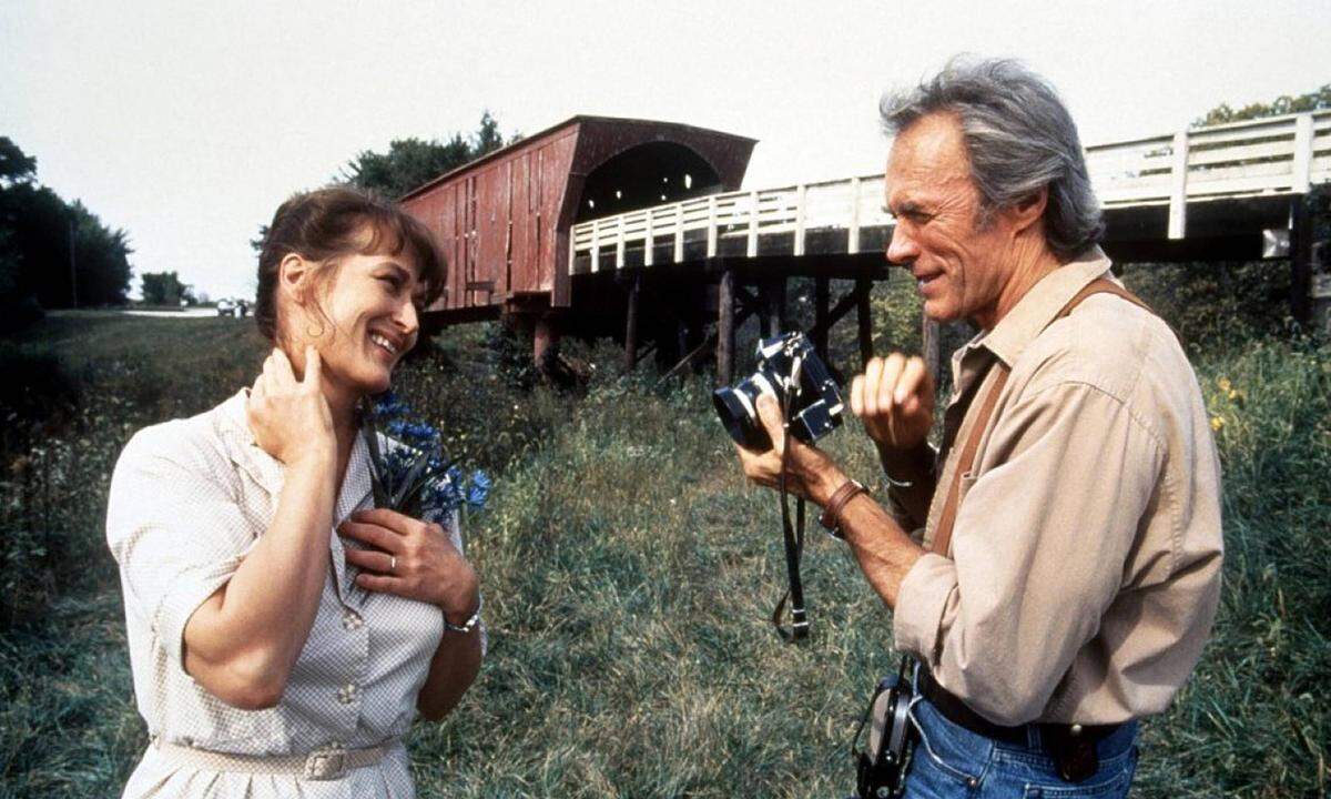 Traurige Romantik mit Clint Eastwood: Eine unglückliche Farmersfrau trifft in den 1960ern auf einen unkonventionell lebenden Fotografen, der für ein Magazin die überdachten Brücken von Madison County (Iowa) fotografieren soll. Die beiden kommen sich näher, ein Happy End darf man aber nicht erhoffen.