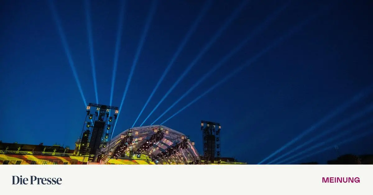 Sanftes-L-cheln-einer-Sommernacht-premium-