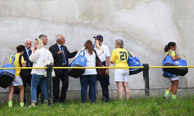 FUSSBALL FRAUEN: FC MARIAHILF - VATIKAN-FRAUENTEAM: