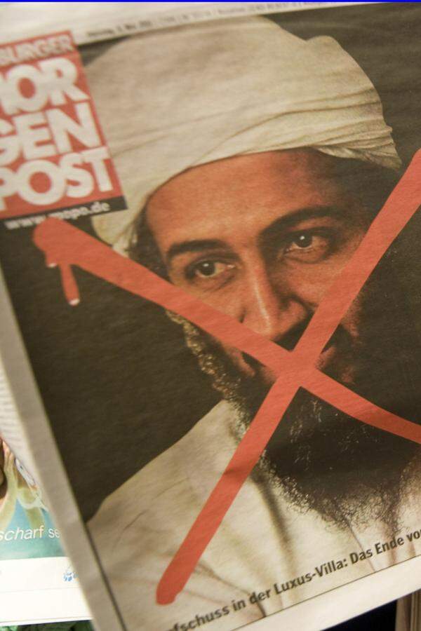 Nach der Meldung vom Tod des meistgesuchten Terroristen der Welt haben Verschwörungs-Theorien wieder Hochkonjunktur. Osama Bin Laden sei schon seit Jahren tot und von der US-Regierung in einem Tiefkühlfach aufbewahrt worden, spekuliert etwa US-Radiomoderator Alex Jones.