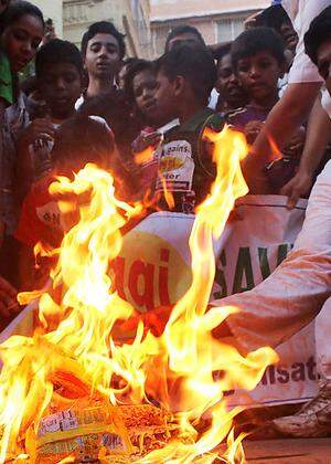 INDIA INSTANT NOODLES MAGGI PROTEST