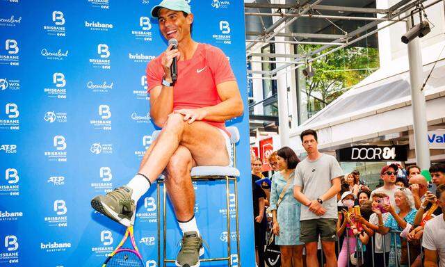 Locker, lässig, aber fokussiert: Rafael Nadal steht in Brisbane im Mittelpunkt.