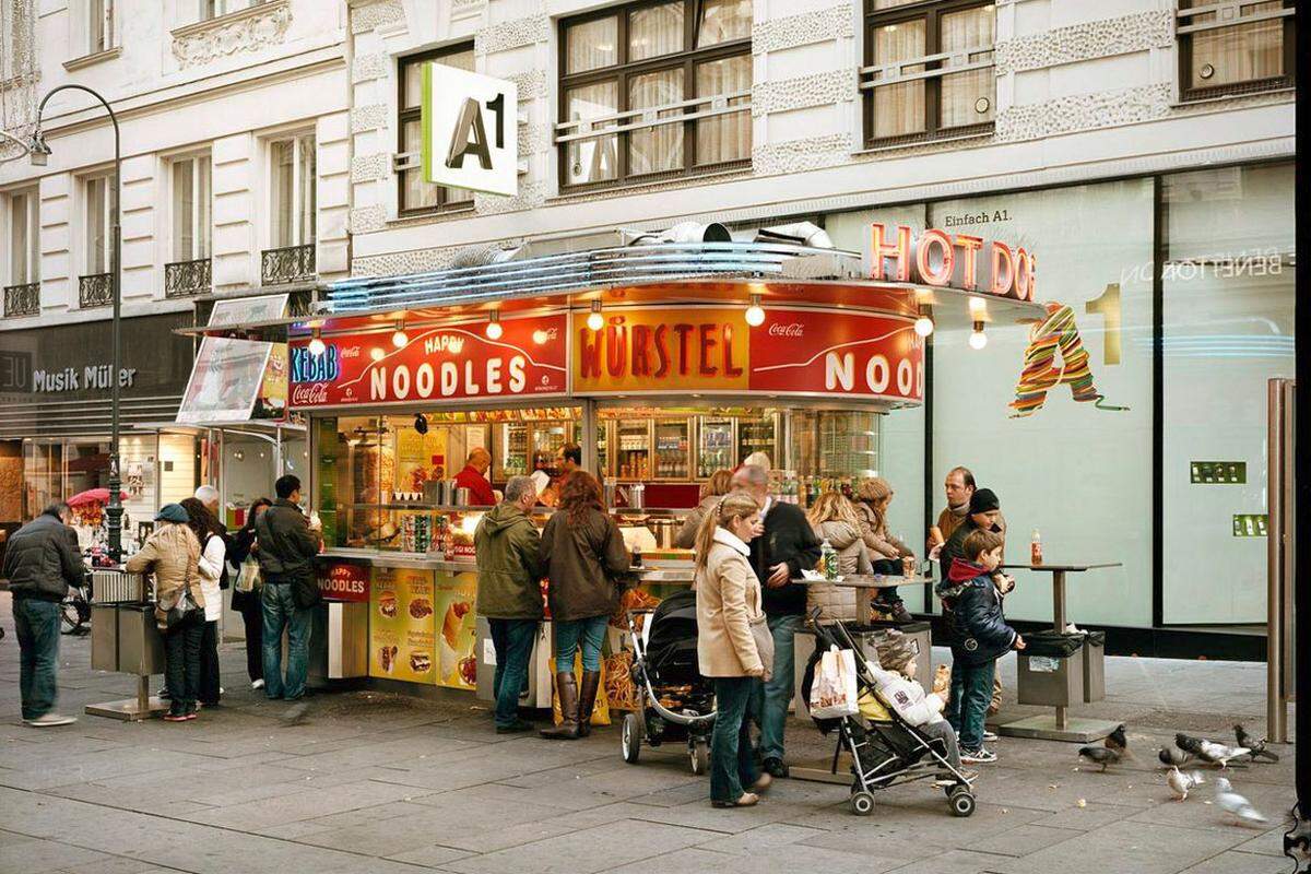 Fotografiert hat der gebürtige Wiener, der erst kürzlich seine Aufnahmen der Stadtbahnbögen als Buchprojekt veröffentlichte, an den verschiedensten Ecken der Stadt - und zwar zu unterschiedlichen Jahres-, Tages- und Nachtzeiten.Bild: Stefan Oláh