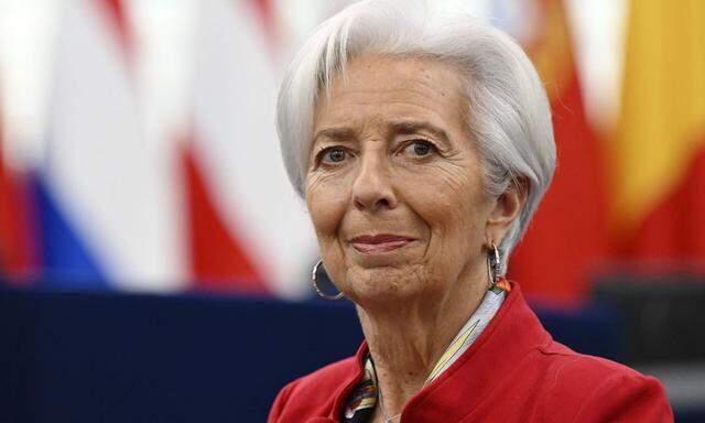 Christine Lagarde mobilisiert Kräfte, um die Inflationswelle zu brechen. 