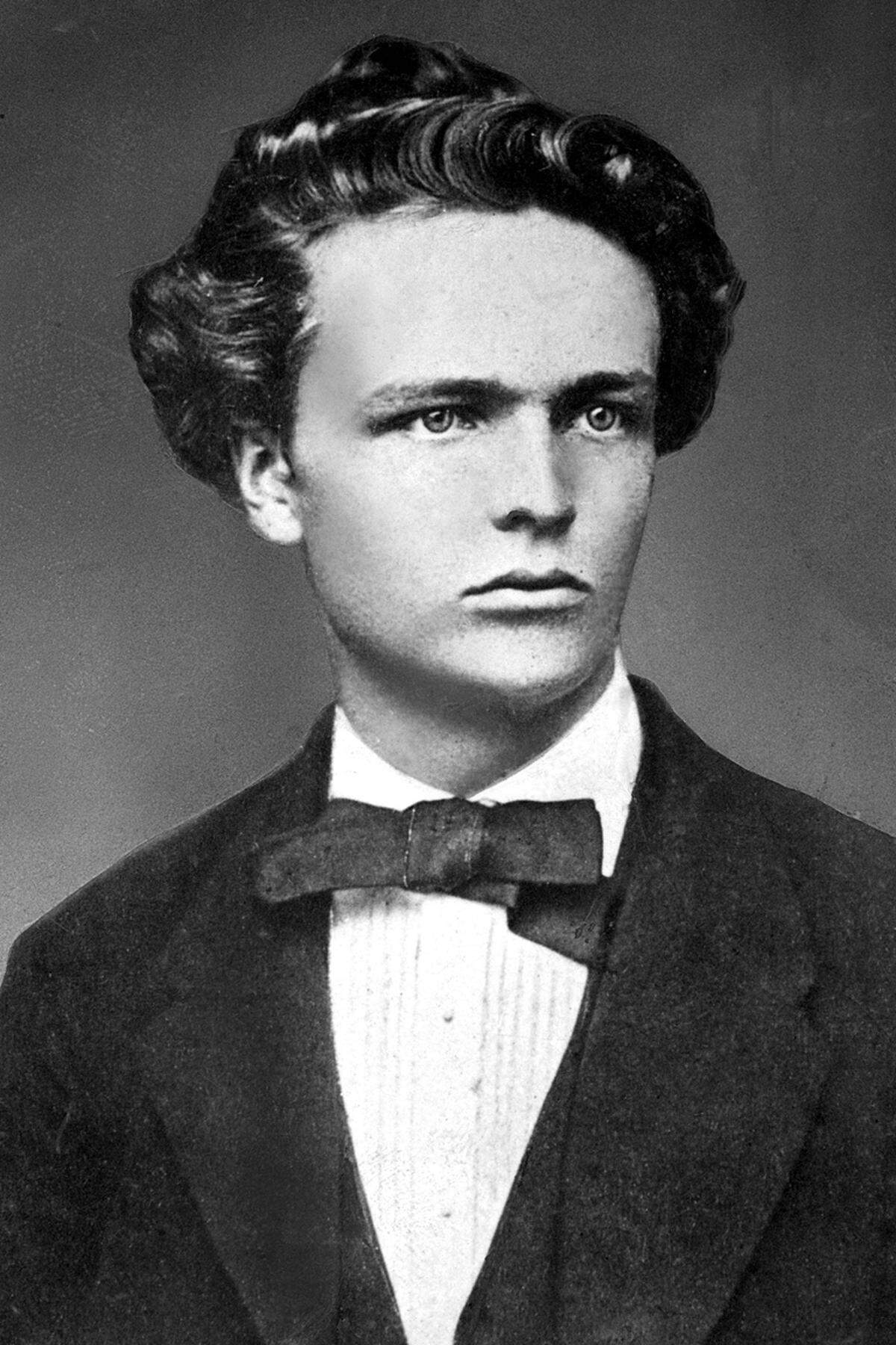 Auch der Schwede Strindberg dürfte mit seinen naturalistischen und expressionistischen Werken nicht dem Ideal der Jury entsprochen haben. Außerdem war er einmal wegen Gotteslästerung angeklagt worden und hat sich scheiden lassen.