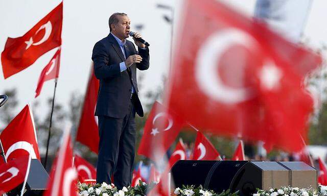 Der türkische Präsident, Recey Tayyip Erdogan, umwirbt die Syrer im Land.