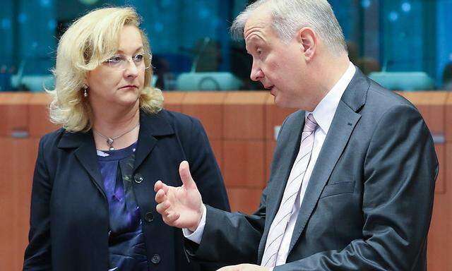 Österreichs Finanzministerin Maria Fekter hat sich mit ihrer Forderung nach einer Einmalzahlung bei den EU-Finanzministern nicht durchgesetzt. Im Bild mit EU-Währungskommissar Olli Rehn.