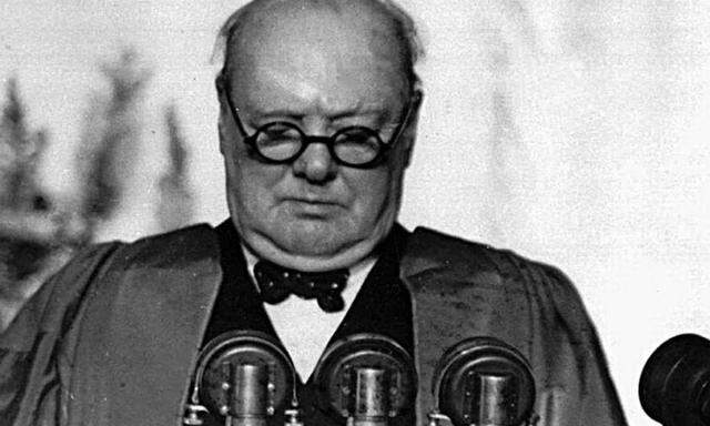 »Denken Sie bloß nicht, dass Sie weniger Arbeit schaffen, wenn Sie am Tage schlafen", Winston Churchill Britischer Staatsmann.  