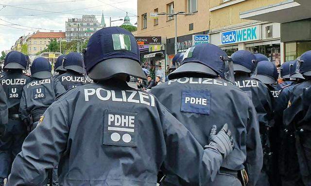 Polizei am Donnerstag in Wien-Favoriten
