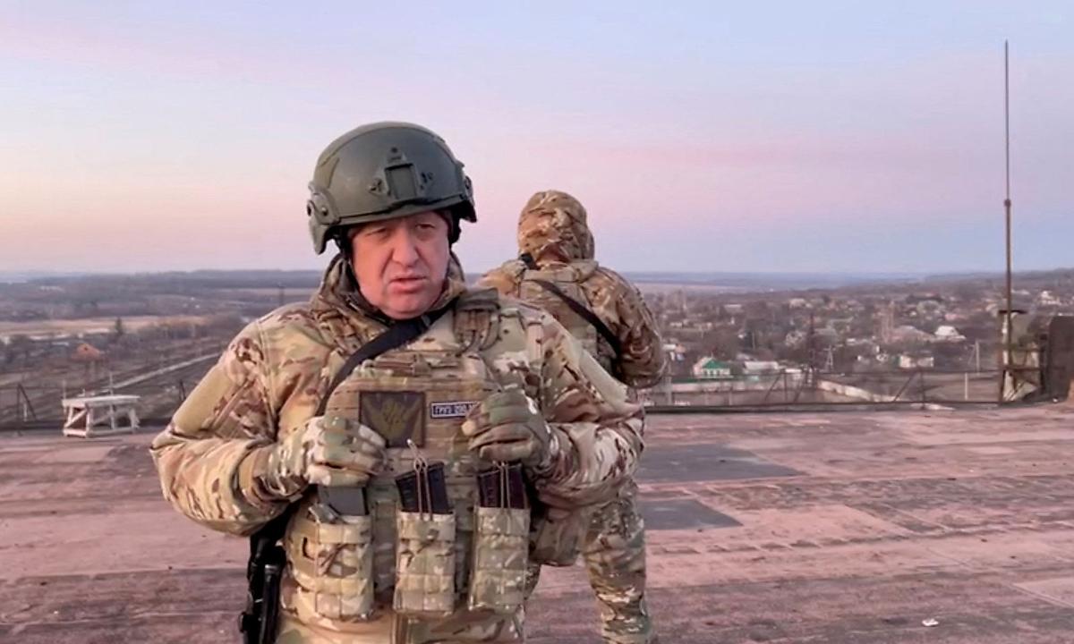 Jewgeni Prigoschin, Gründer der russischen Wagner-Söldnertruppe, auf einem Video-Screenshot in Paraskowiwka, Ukraine. Das Video wurde am 3. März veröffentlicht.