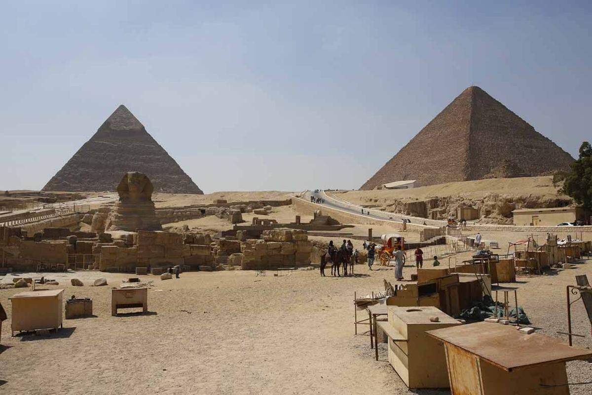 Die Pyramiden von Gizeh gehören zu den ältesten Bauwerken der Menschheit und sind die einzigen erhaltenen der sieben Weltwunder der Antike.