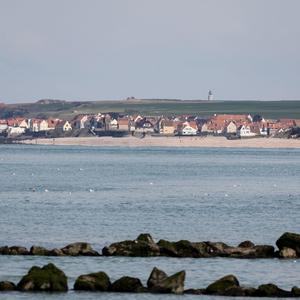 Dieses Foto zeigt einen Blick auf den Strand Pointe aux Oies in der Nähe von Wimereux, von wo aus Schlauchboote zur Überquerung des Ärmelkanals aufbrachen.