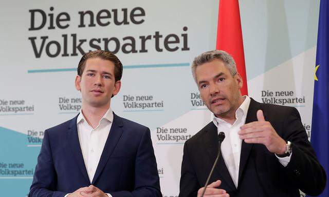 Former Austrian Chancellor Kurz and OeVP Secretary General Nehammer address the media in Vienna