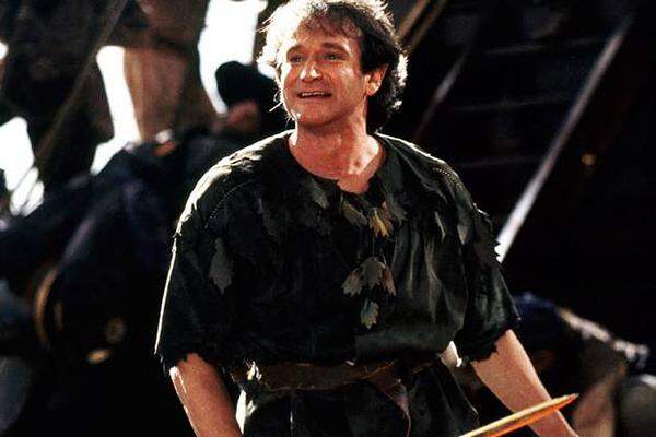 Es folgten wieder leichtere Rollen: Etwa als erwachsene Märchenfigur Peter Pan in Steven Spielbergs Blockbuster "Hook" (1991), der rund 300 Millionen Dollar einspielte.