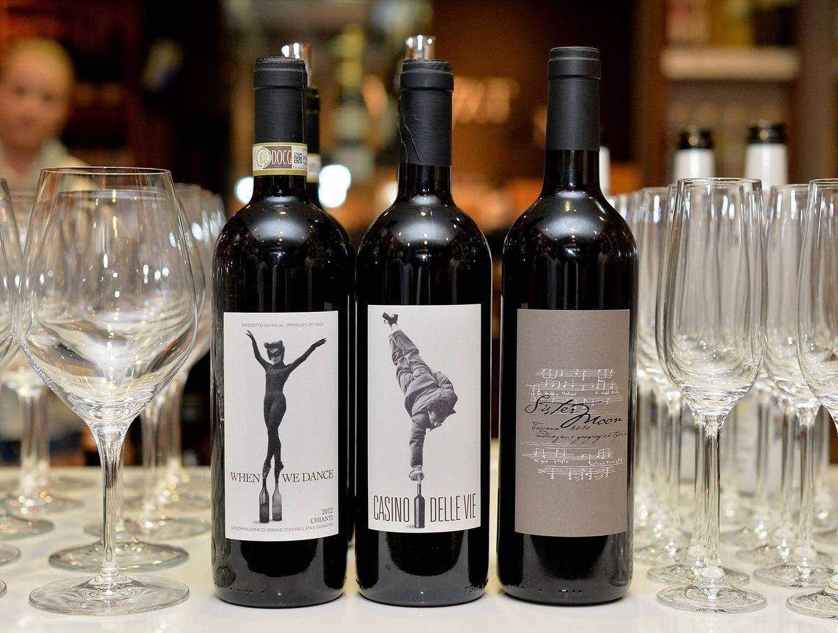2002 ersteigerte Sting bei einer Auktion ein 200 Hektar großes Gebiet in der Nähe von Chianti in der Toskana. Im Herbst 2009 ging sein erster Wein, ein Chianti aus dem Jahrgang 2007, in den Verkauf. Sting hat bei seinem Weingut 'Il Palagio' auch einen kleinen Laden dabei. Dort verkauft er Olivenöl, Akazienhonig und Salami.