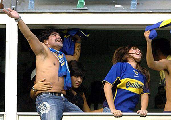 Erst ab 2005 zeigte sich eine Besserung: Diego Maradona ließ sich den Magen verkleinern und schloss seinen Entzug ab. Schon 2006 präsentierte er sich in deutlich verbesserter Form.