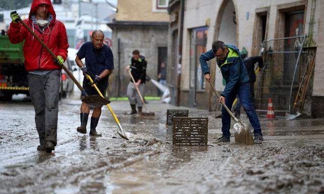 In Hallein sind die Aufräumarbeiten in Gang