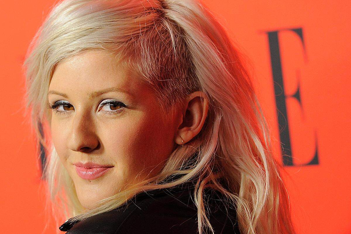 In Großbritannien zählt Ellie Goulding seit zwei Jahren zu den absoluten Musik-Größen. Damals kürte sie die BBC zur Newcomerin des Jahres. Das erste elektronisch angehauchte Pop-Album der Sängerin ("Lights") verkaufte sich allein auf der Insel 850.000 Mal. Der zweite Longplayer der Songschreiberin namens "Halcyon" ist Anfang Oktober bei Universal erschienen.