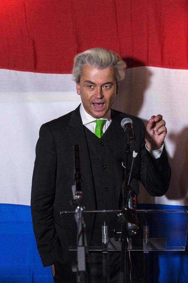 Bei den Europawahlen setzte es für Wilders eine Niederlage: Nachwahlbefragungen zufolge kommt Wilders' Freiheitspartei PVV auf rund 12,2 Prozent der Stimmen und büßte damit knapp fünf Prozent der Stimmen im Vergleich zur Europawahl vor fünf Jahren ein. Sie läge damit nur auf Platz vier.