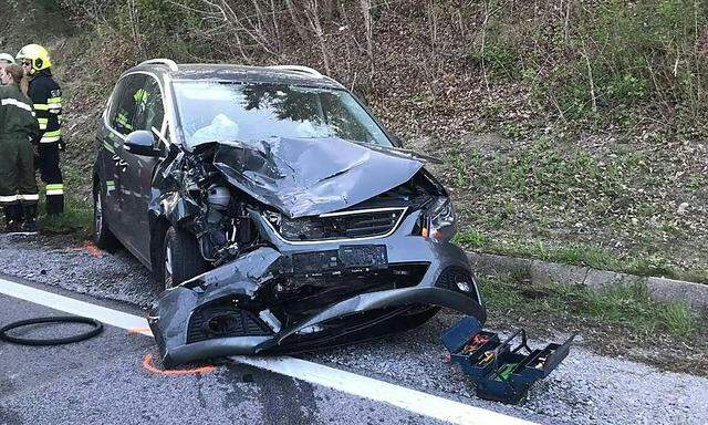 Eine Frau kam bei einem Auffahrunfall am Freitagabend im Bezirk Hartberg-Fürstenfeld ums Leben.