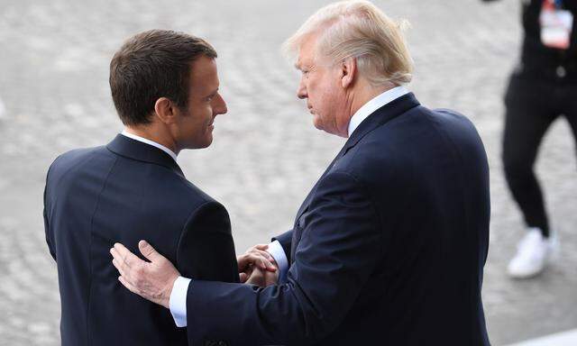 Emmanuel Macron und Donald Trump bezeugten im Vorjahr am französischen Nationalfeiertag ihre Verbundenheit. 